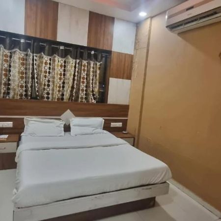 Hotel Jay Bhawani Ahmedabad Exterior foto